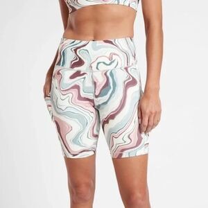 Womens Athleta Ultimate Stash Pocket Printed 7" Short
